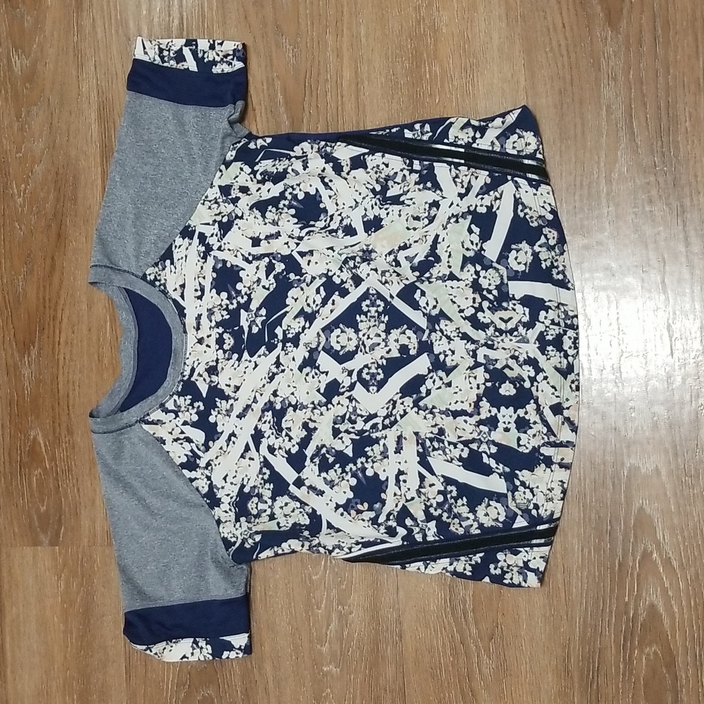 (L) lolë Lightweight Athleisure Loose Relaxed Casual Activewear Gorpcore Outdoor